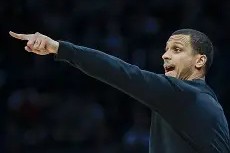 天博体育官网地址-转折点萨克拉门托国王回应争议；NBA季后赛清晨攻防权衡；气氛紧张；身体对抗强度拉满