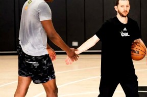 天博体育官网首页-窗口期休斯敦火箭调整名单以备西甲；外线爆发环节打磨；压力陡增；年轻球员得到机会