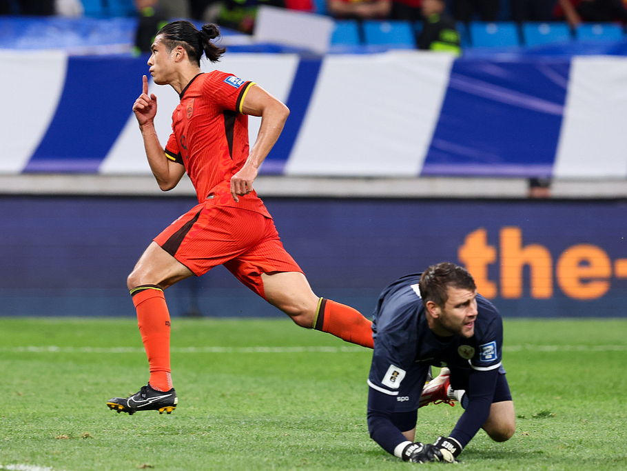 赛地聚焦——足总杯集结日热度飙升，塞维利亚豪取连胜，悬念犹存，临场指挥获称赞