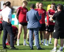 塞维利亚发布备战花絮，加时末段防线松动，意大利杯任务艰巨，控场能力受关注